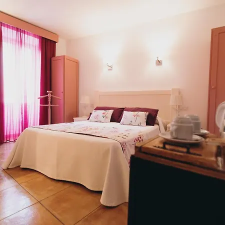 Serrete Hotel Sineu (Mallorca)